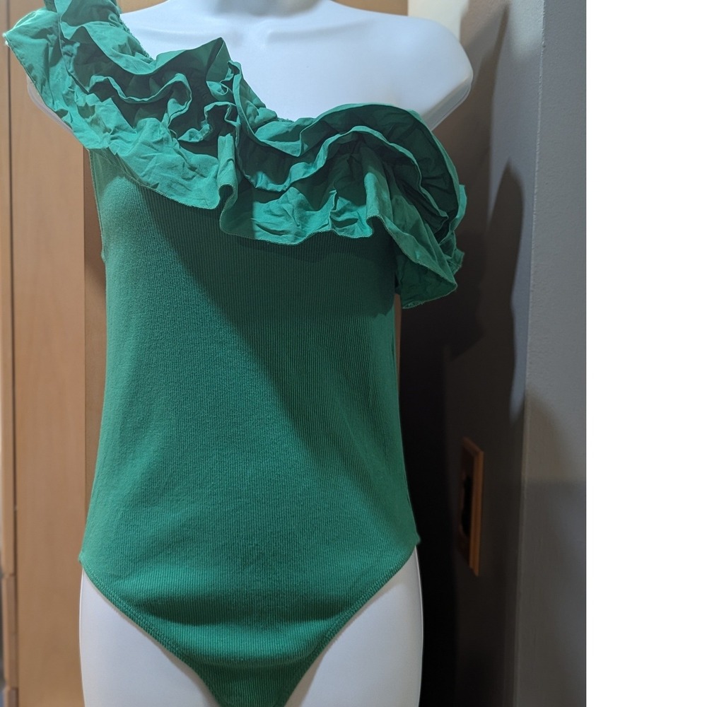 Zara Green‎ One Shoulder Asymmetrical Ruffle Ribbed Bodysuit Large